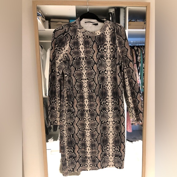 Knit snake print dress from Vero Moda. - Picture 1 of 5